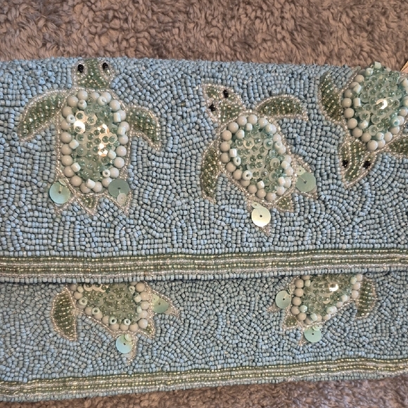Viral Beaded Sea Turtle Shoulder Bag - Picture 3 of 4